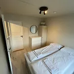 Downtown With Queensize Bed And Parking * Tromsø