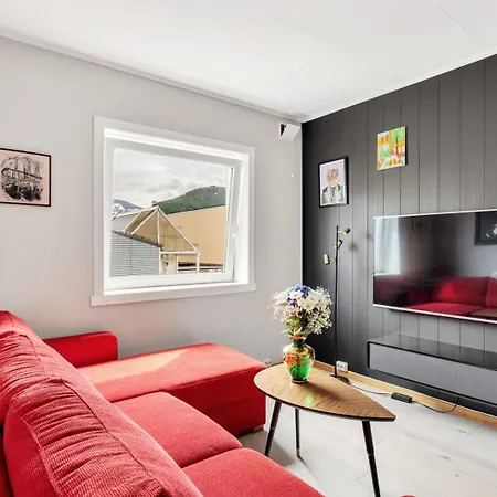 Downtown With Queensize Bed And Parking *