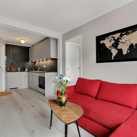 Downtown With Queensize Bed And Parking Apartment Tromso