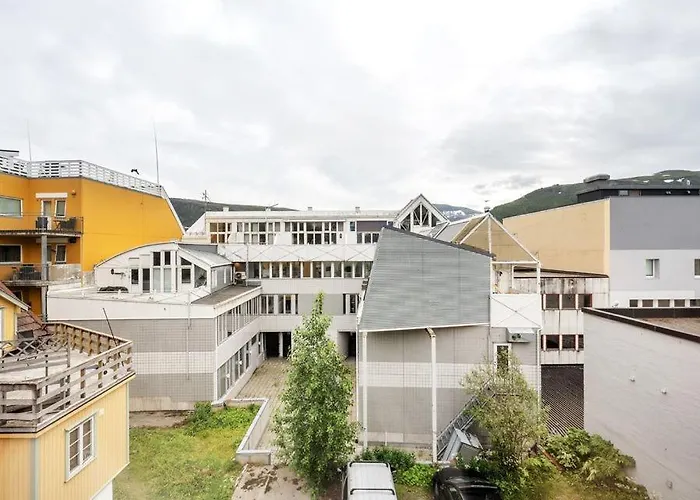 Apartamento Downtown With Queensize Bed And Parking Tromsø