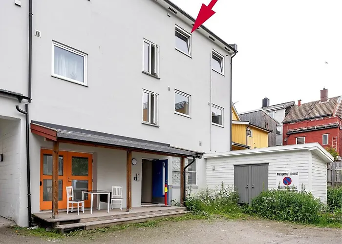 Downtown With Queensize Bed And Parking Apartamento *