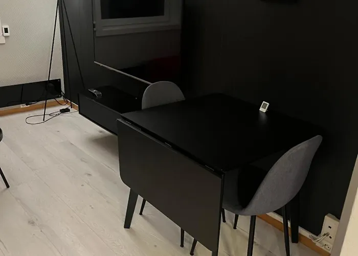 Downtown With Queensize Bed And Parking Tromsø