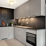 Apartmán Downtown With Queensize Bed And Parking *