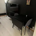 Downtown With Queensize Bed And Parking Tromsø